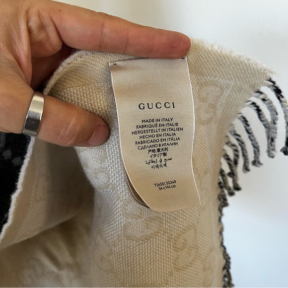 Gucci GG Monogram Grey/Ivory Reversible Wool Fringe Scarf + Box - Picture 8 of 10